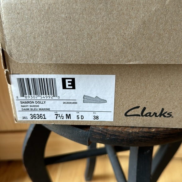 Clarks “Sharon Dolly” Navy Suede slip ons - Picture 6 of 6